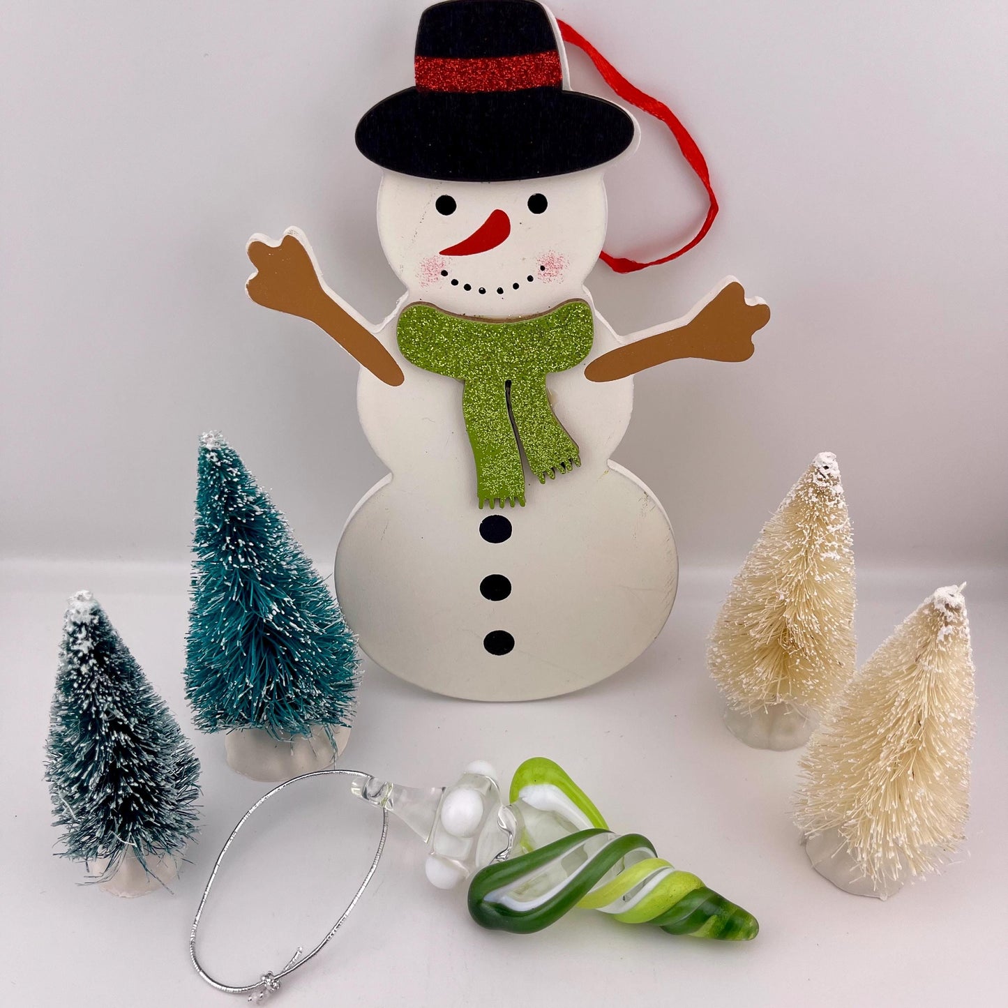 Mini Glass Icicle Ornament with Slymm Green and Sparkly green over Lotus White Color Twist