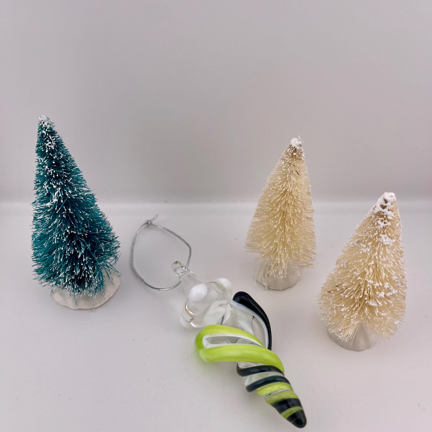 Mini Glass Icicle Ornament with Slymm Green and Sparkly Blue over Lotus White Color Twist